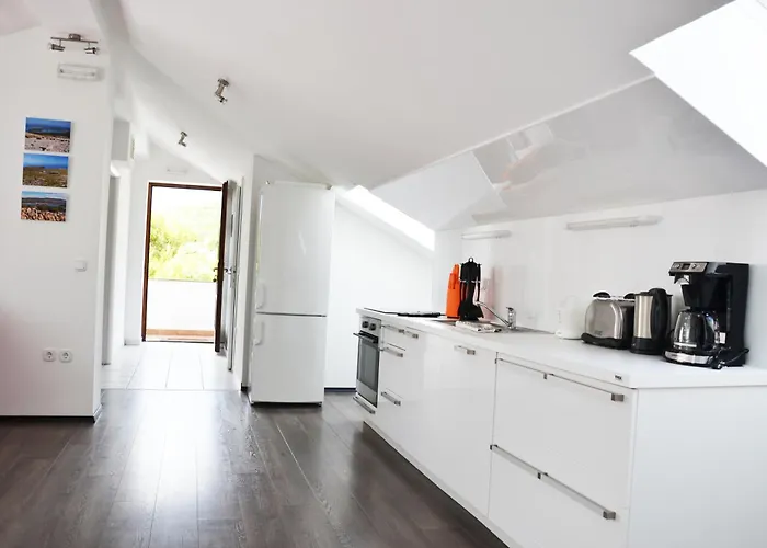 Monika 1&4 Apartment Punat
